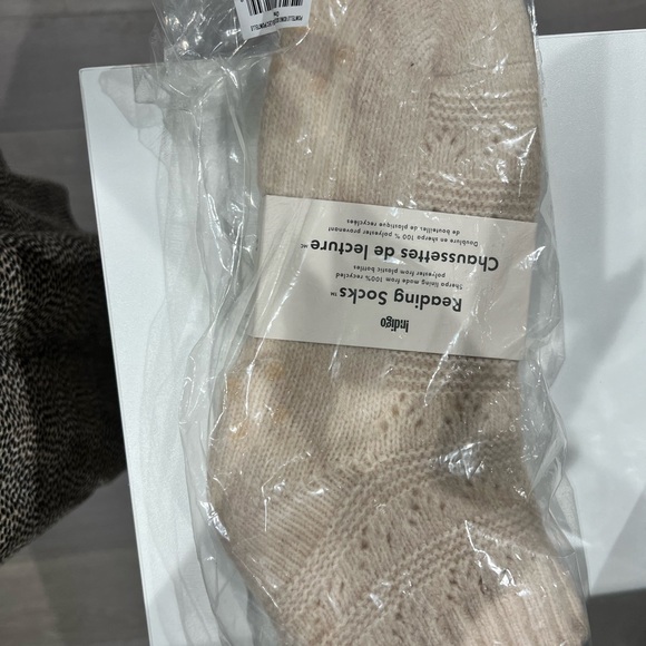 Cozy Indigo reading socks for women - Picture 2 of 3